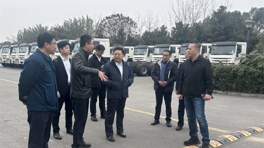 中國重汽集團總經理劉偉調研重汽綿專